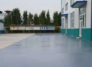 海淀彩色路面喷涂翻新的材料对冬季